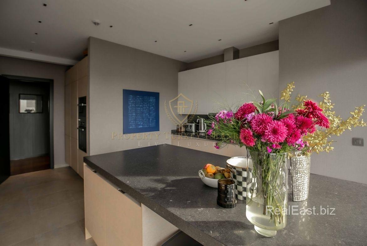 Spacious 4+1 Apartment in Vibrant Beşiktaş
